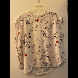 MM LaFleur Didion top. Wildflower. Medium